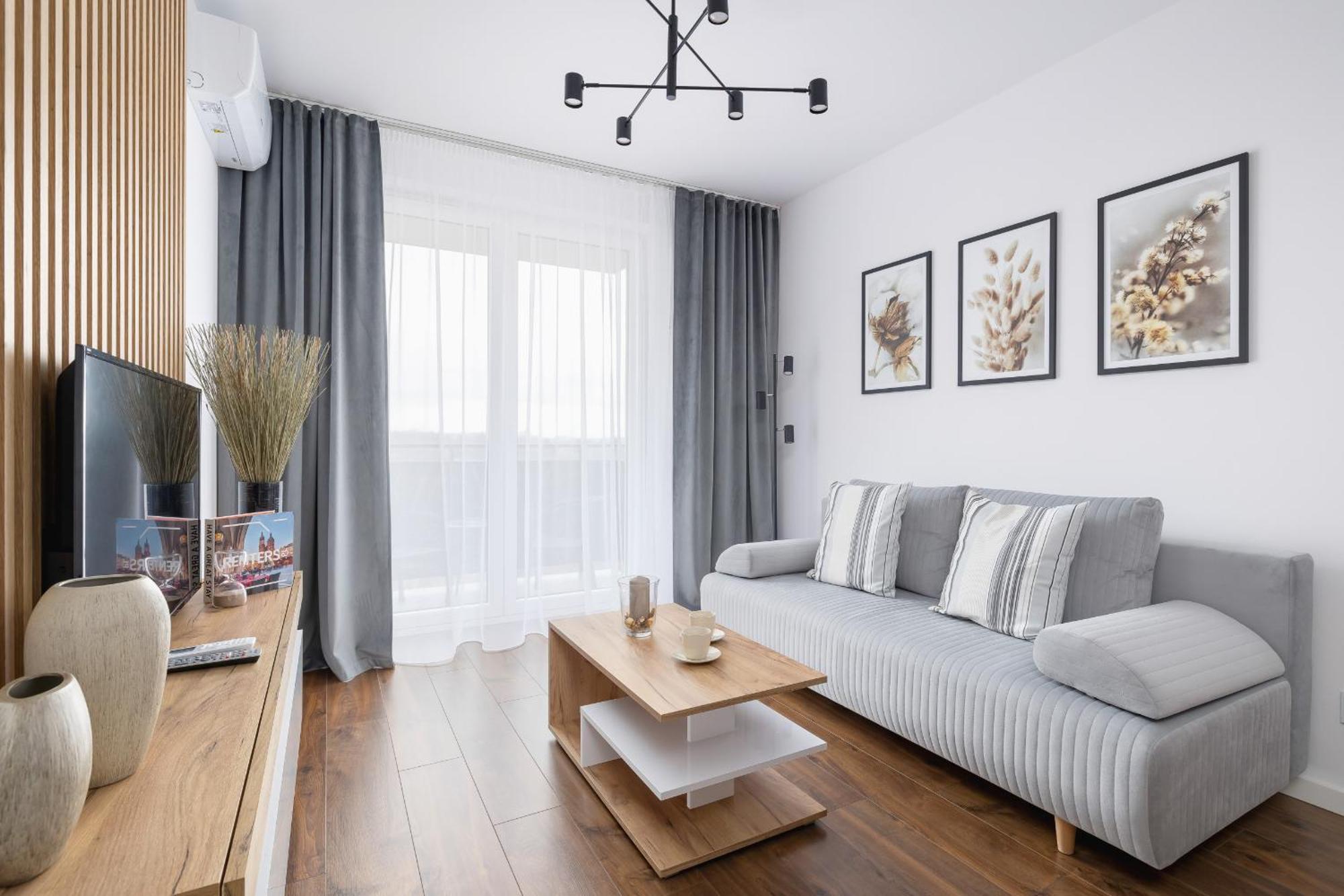 Near Expo Cracow Elegant By Renters Apartment